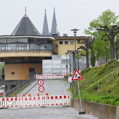 26.04.2022 Köln.
Der Busparkplatz an der Bastei ist gesperrt.