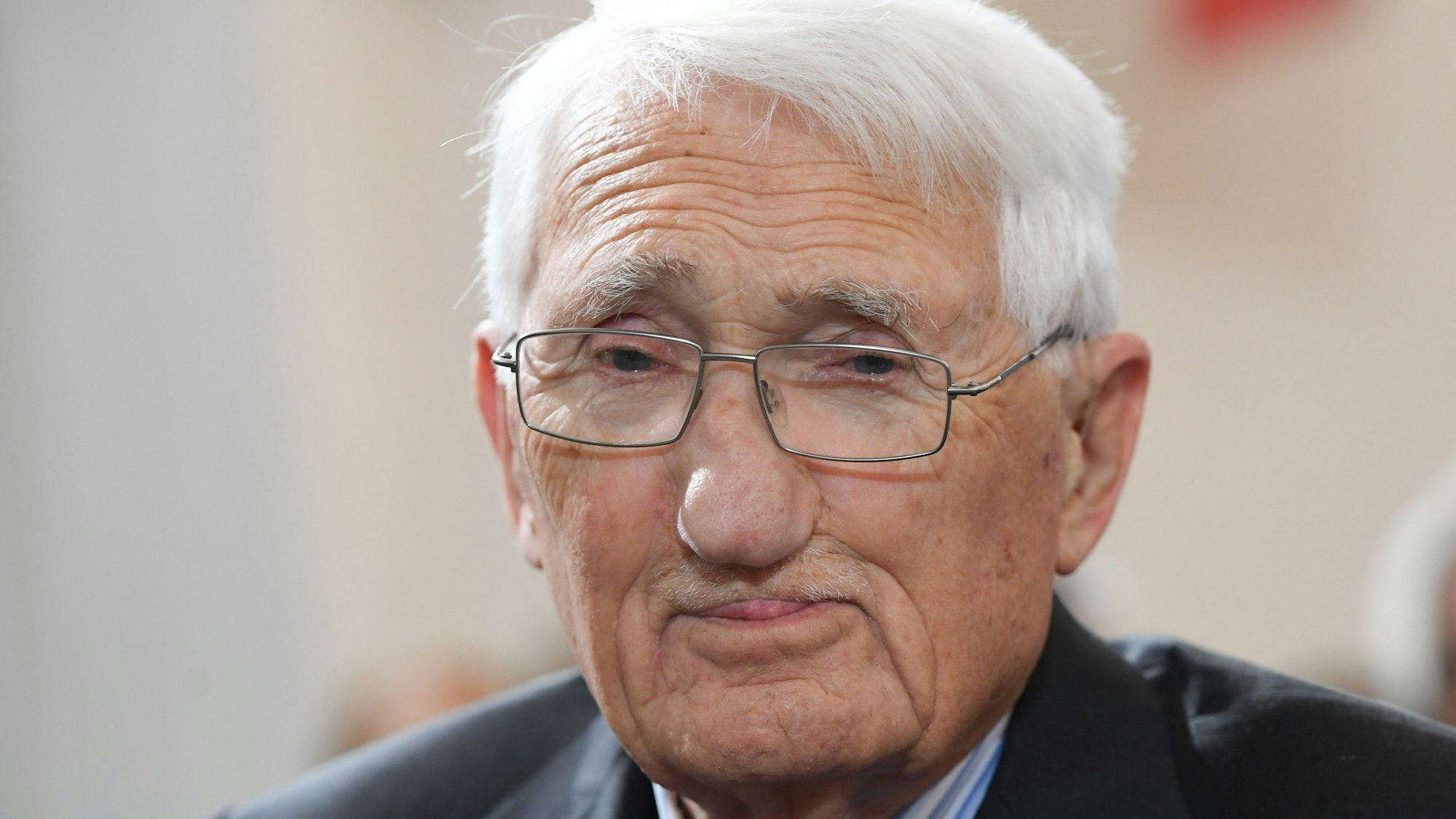 Philosoph und Soziologe Jürgen Habermas wuchs in Gummersbach auf.