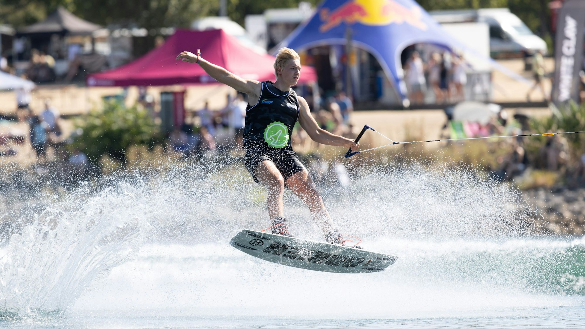 Wakeboarder beim beim „Eat Play Love“-Festival 2022.