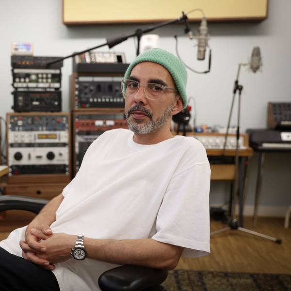 Der Kölner Produzent Bazzazian in seinem Studio.