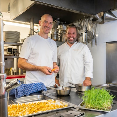 14.06.2023, Köln:  Jan C. Maier & Tobias Becker sind die Köche. Das Sommermenü im Maibeck. Foto: Uwe Weiser