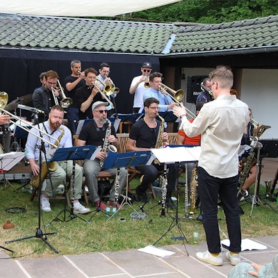 Das Bild zeigt die Bigband beim Konzert in Kronenburg.