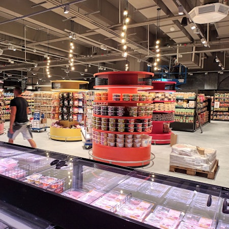 Süßigkeiten-Verkauf in einem Supermarkt.