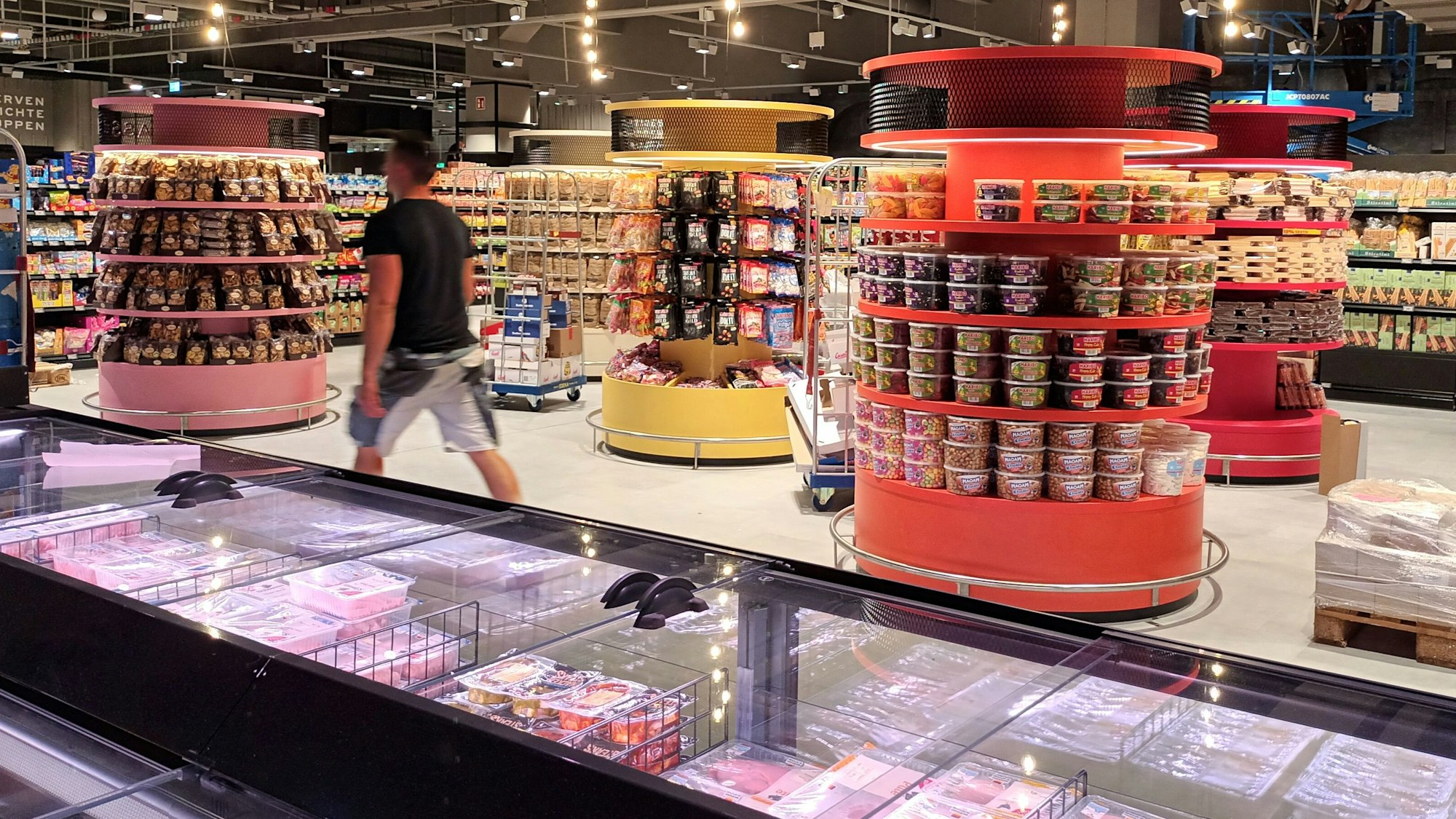 Süßigkeiten-Verkauf in einem Supermarkt.