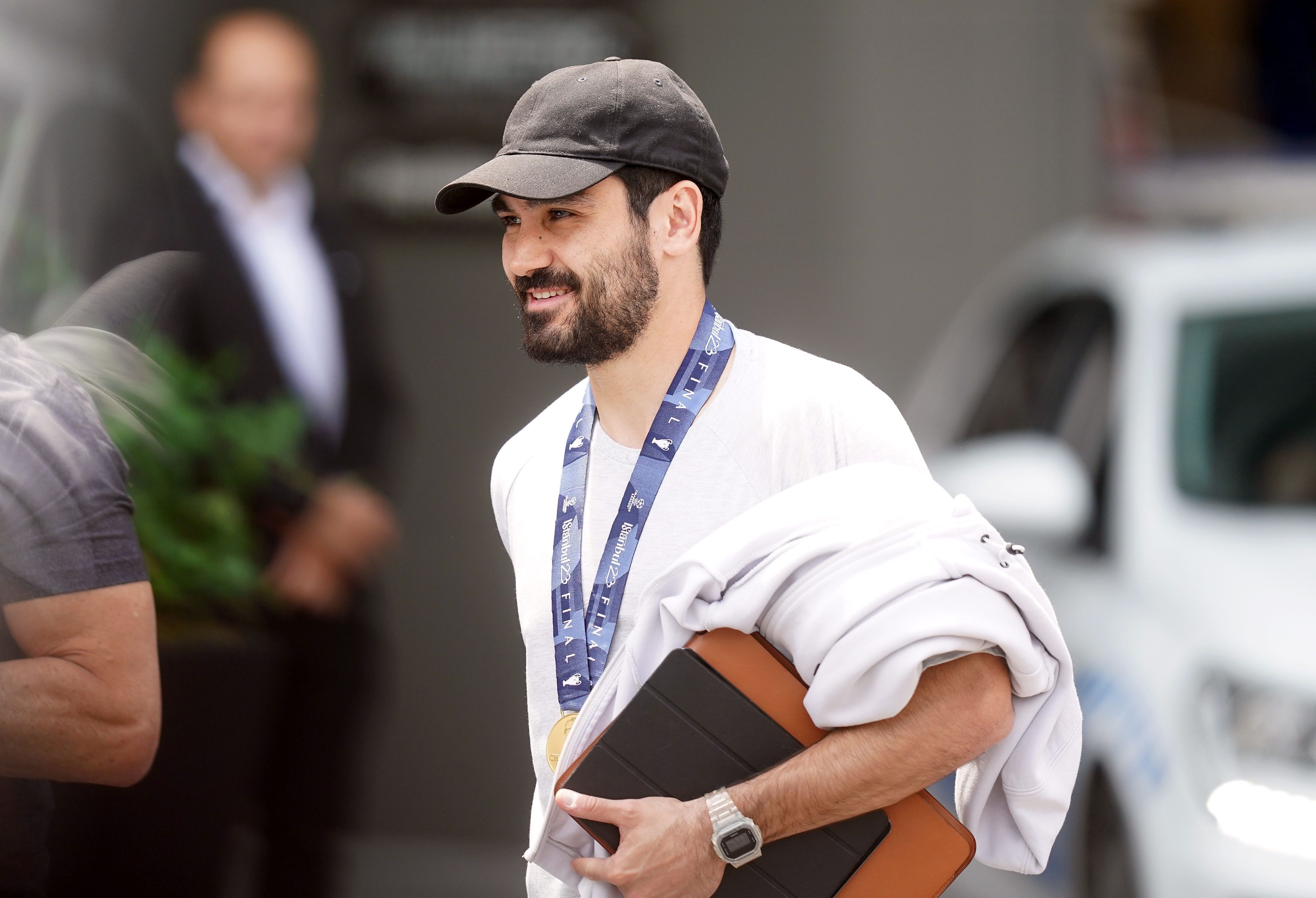 11.06.2023, Türkei, Istanbul: Ilkay Gündogan von Manchester City beim Verlassen des Mannschaftshotels nach dem Sieg im Champions League Finale. Foto: Mike Egerton/PA Wire/dpa +++ dpa-Bildfunk +++