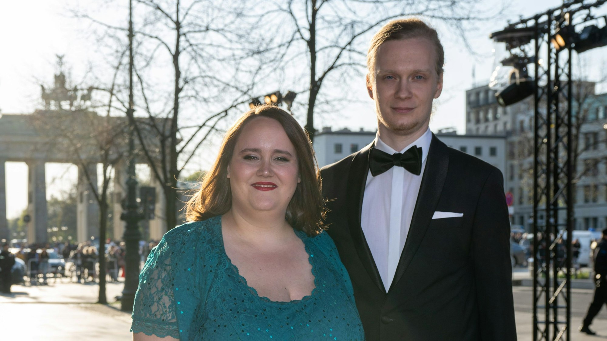 Ricarda Lang, Bundesvorsitzende von Bündnis 90/Die Grünen und ihr Partner Florian Wilsch kommen zum 70. Bundespresseball ·