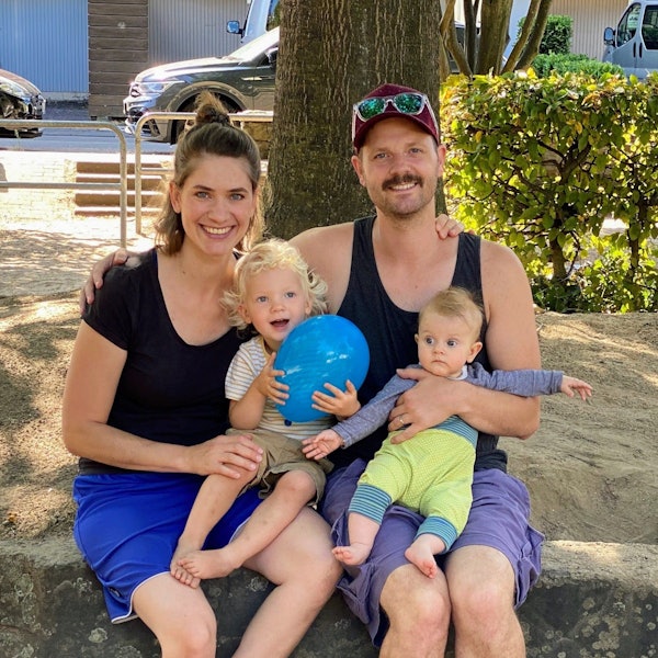 Tobias und Eva Goerlich mit Fiete und Baby Anouk