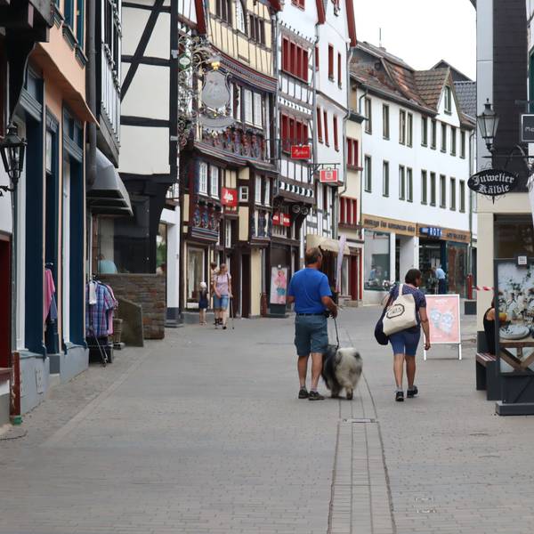 Auch die Orchheimer Straße und die Marktstraße sollen Fußgängerzone werden. Hier Bilder vom 20. Juni 2023.