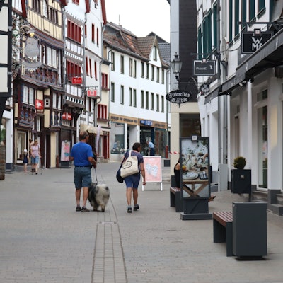 Auch die Orchheimer Straße und die Marktstraße sollen Fußgängerzone werden. Hier Bilder vom 20. Juni 2023.