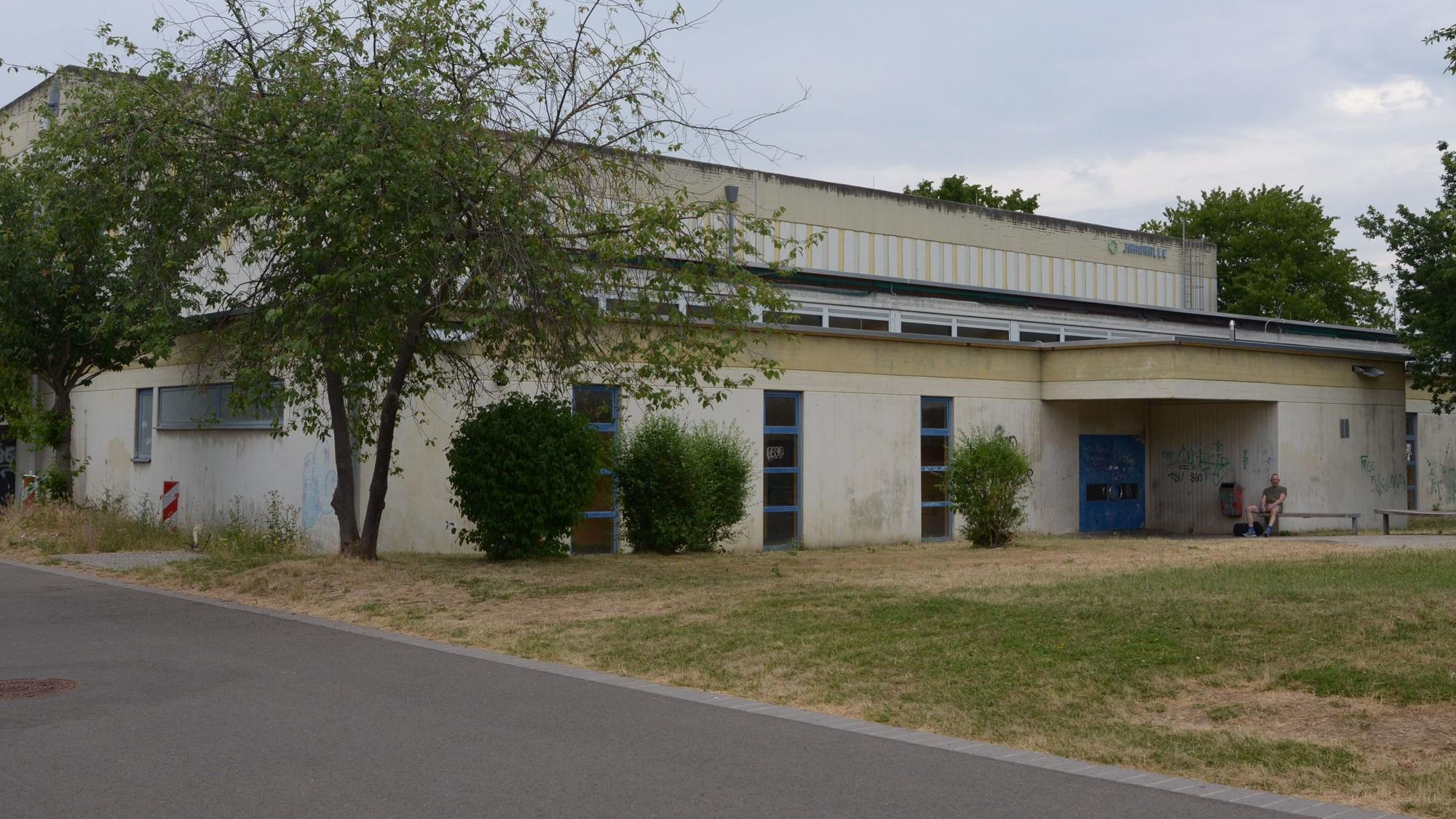 Das Bild zeigt die Jahnhalle in Euskirchen.