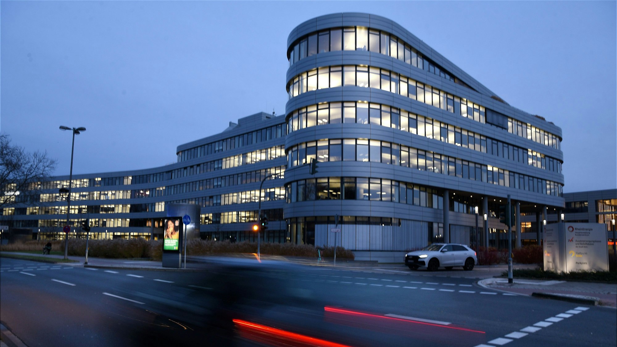 Die Zentrale der Rheinenergie am Parkgürtel in Ehrenfeld.