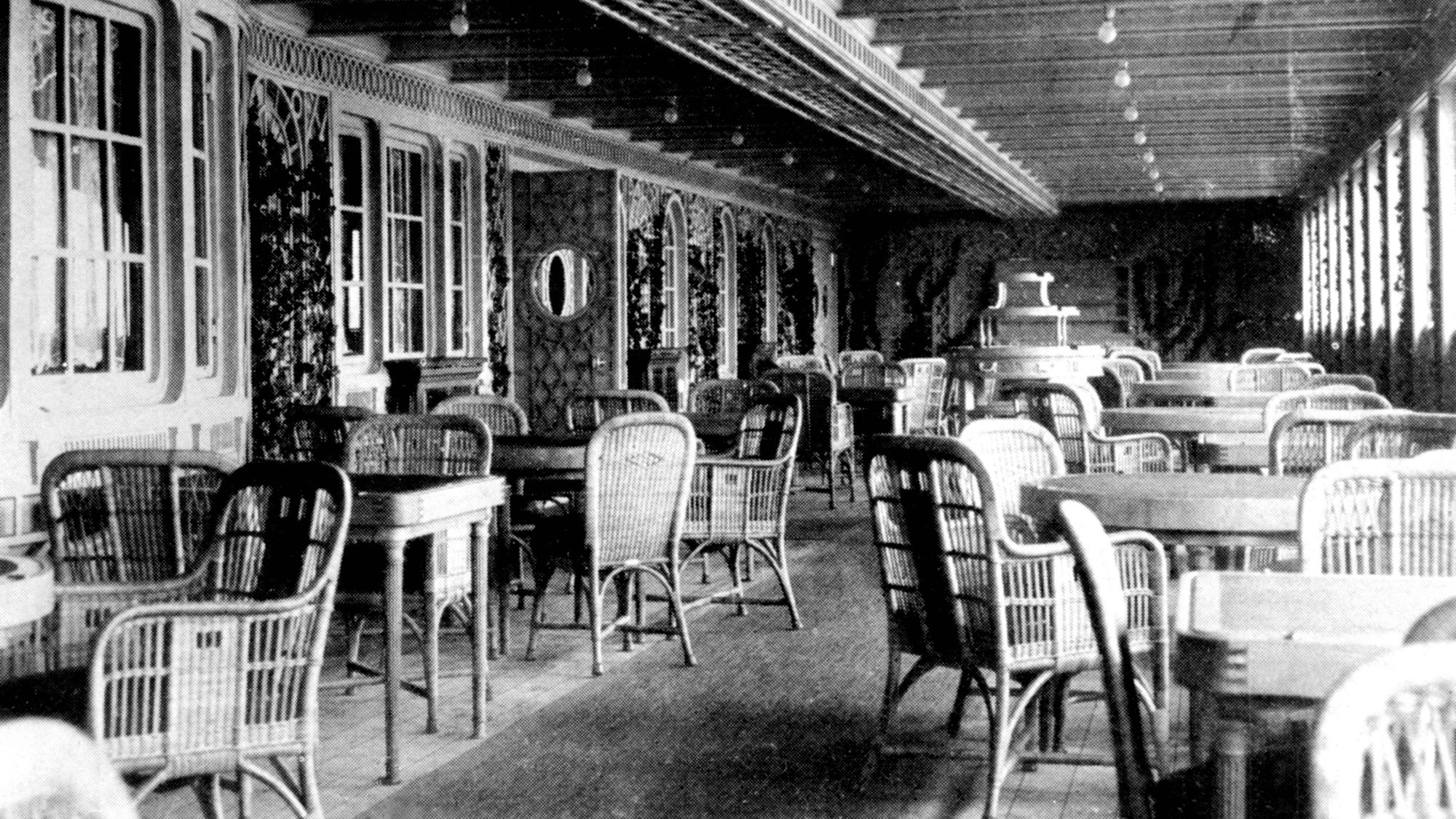 Das Pariser Café auf der Titanic.