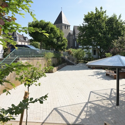 Der neugestalteten Platz hinter dem Jugendzentrum Kürten.