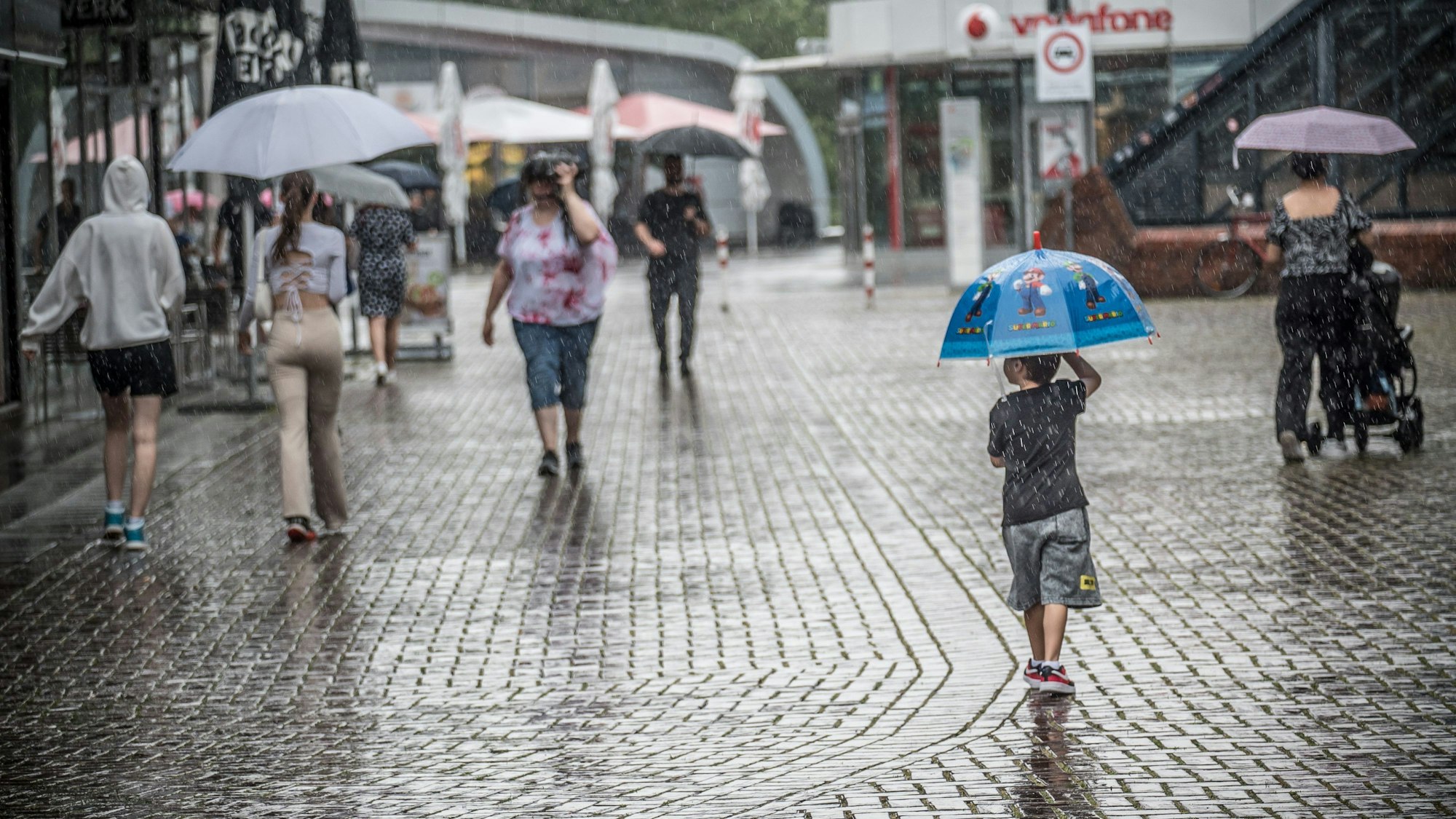 Regen in der Fußgängerzone.