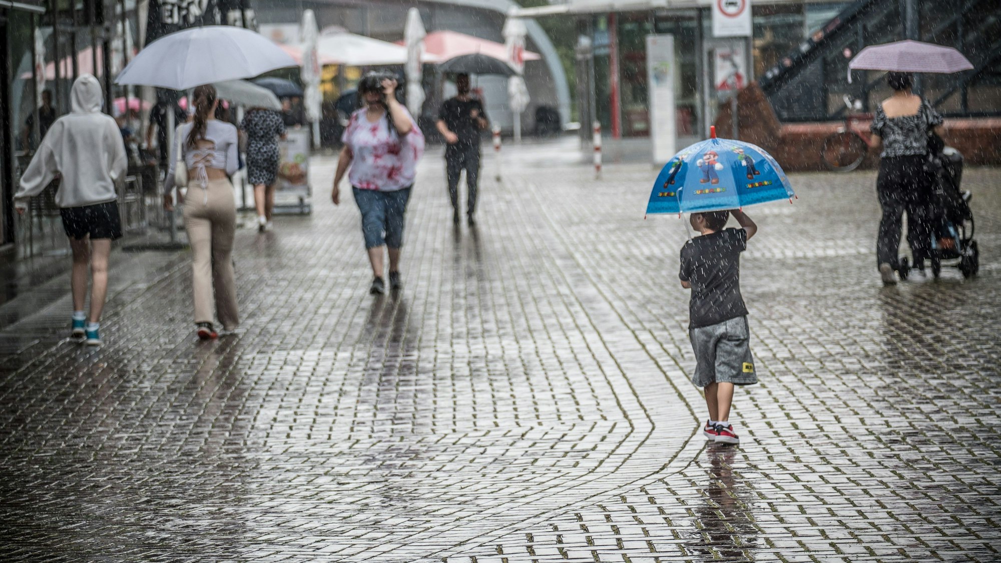 Regen in Leverkusen. Foto: Ralf Krieger