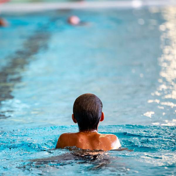 Kölner Kinder schwimmen deutlich schlechter als vor fünf Jahren (Symbolbild).