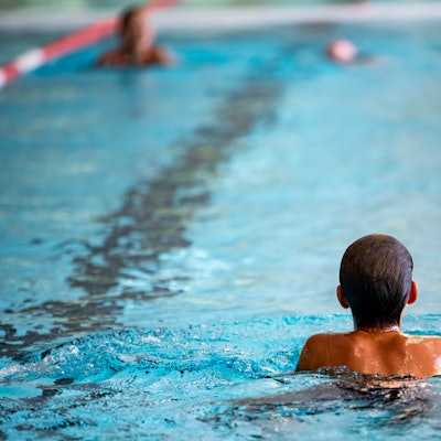 Kölner Kinder schwimmen deutlich schlechter als vor fünf Jahren (Symbolbild).