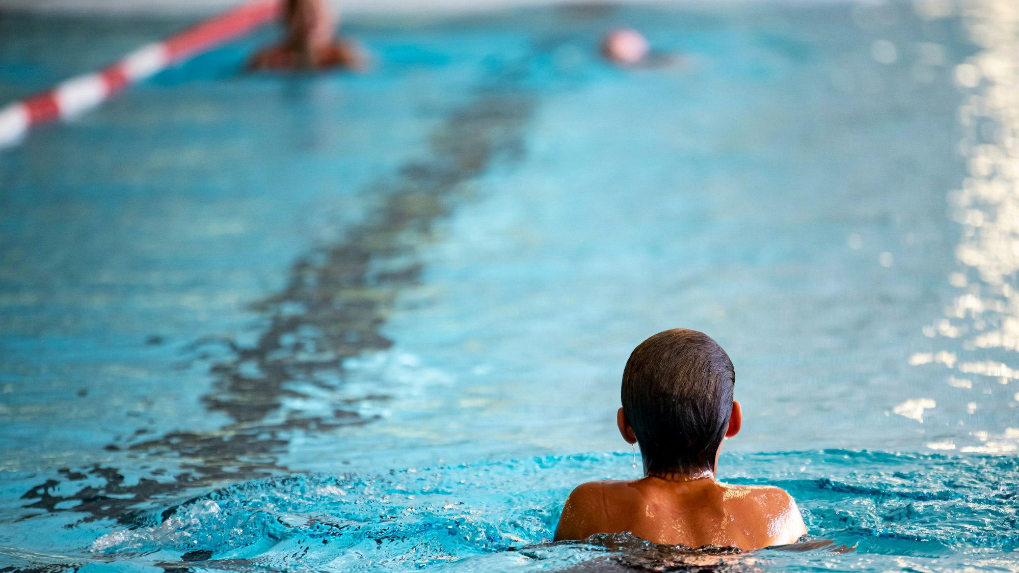 Kölner Kinder schwimmen deutlich schlechter als vor fünf Jahren (Symbolbild).