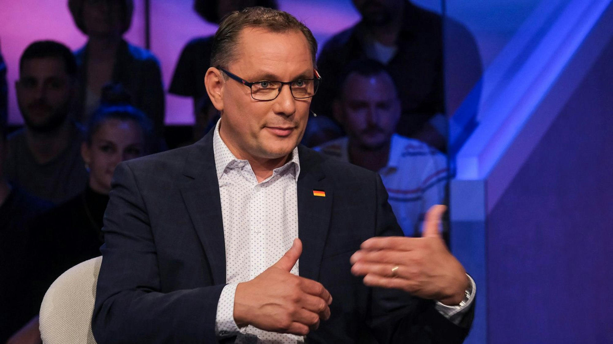 Viel Kritik gibt es am Auftritt von Tino Chrupalla (AfD-Fraktionsvorsitzender) bei Sandra Maischberger.