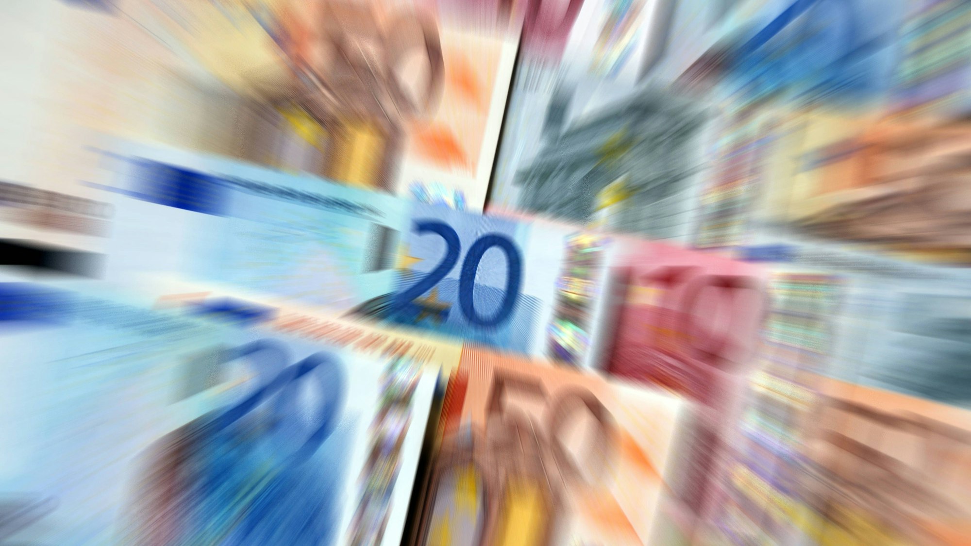 Ein Zoom zeigt mehrere Geldscheine.