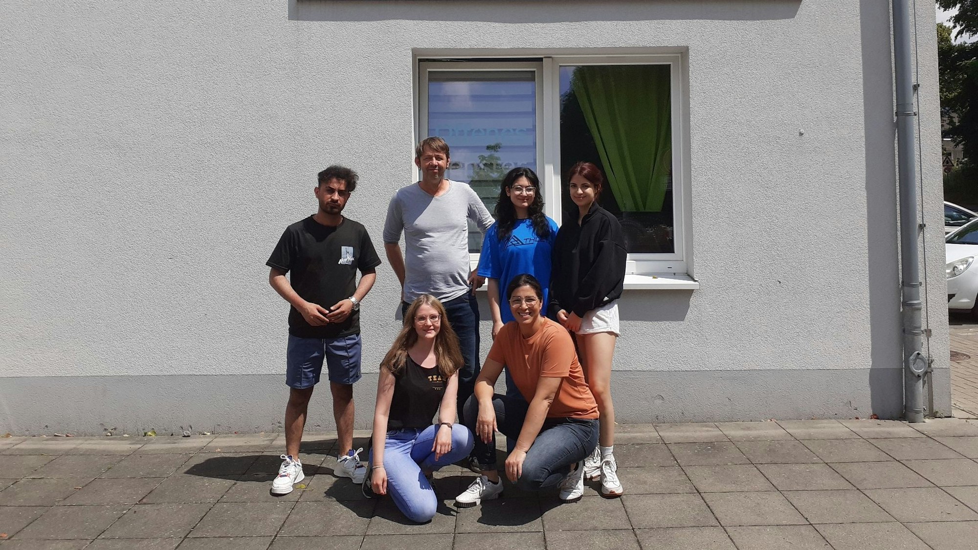 Das Team des Megafon in Burscheid.