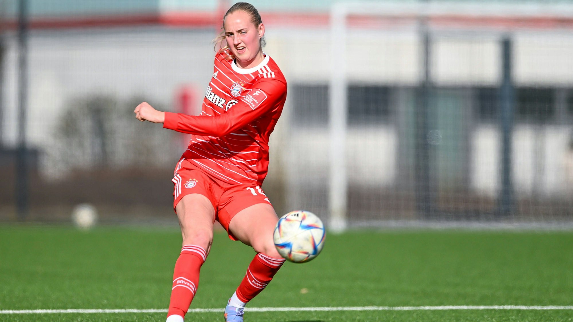 Emelie Bragstad FCB, 14 am Ball, Freisteller, Ganzkörper, Einzelbild, Aktion, Action, 12.02.2023, München Deutschland, Fussball,2. Frauen-Bundesliga, FC Bayern München II - FC Ingolstadt 04, DFB/DFL REGULATIONS PROHIBIT ANY USE OF PHOTOGRAPHS AS IMAGE SEQUENCES AND/OR QUASI-VIDEO. *** Emelie Bragstad FCB, 14 on the ball, crop, full body, single image, action, 12 02 2023, Munich Germany , Football,2 Women Bundesliga, FC Bayern München II FC Ingolstadt 04, DFB DFL REGULATES PROHIBIT ANY USE OF PHOTOGRAPHS AS IMAGE SEQUENCES AND OR QUASI VIDEO xslx