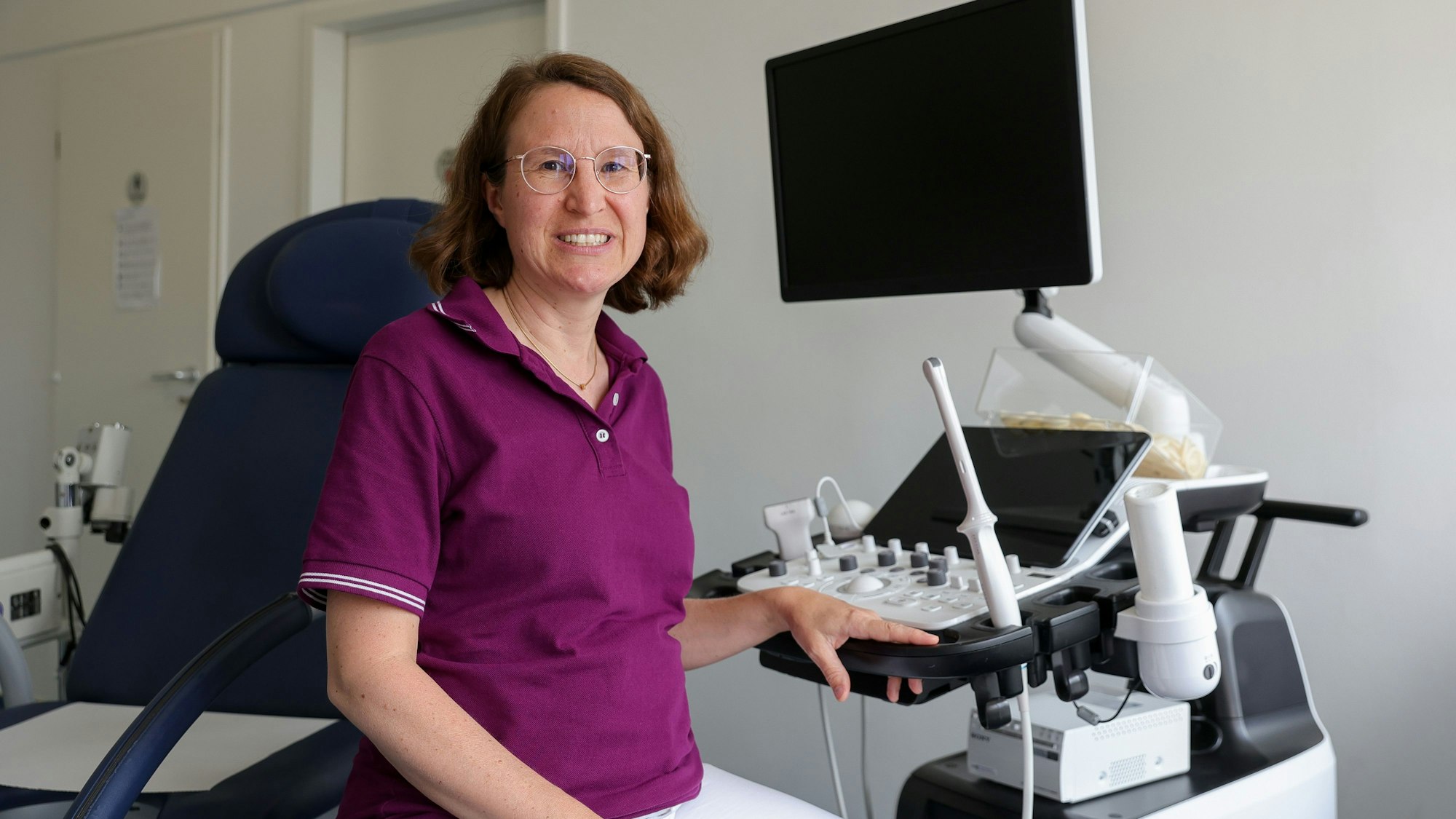 20.06.2023, Köln: Die Gynäkologin Dr. Julia Smidt in ihrer Praxis.
Foto: Michael Bause