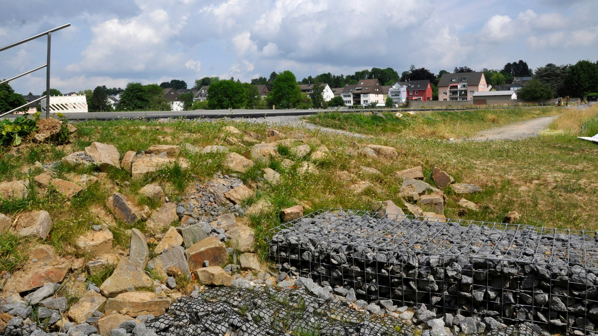 Der Deich in Schlebusch ist fertig.