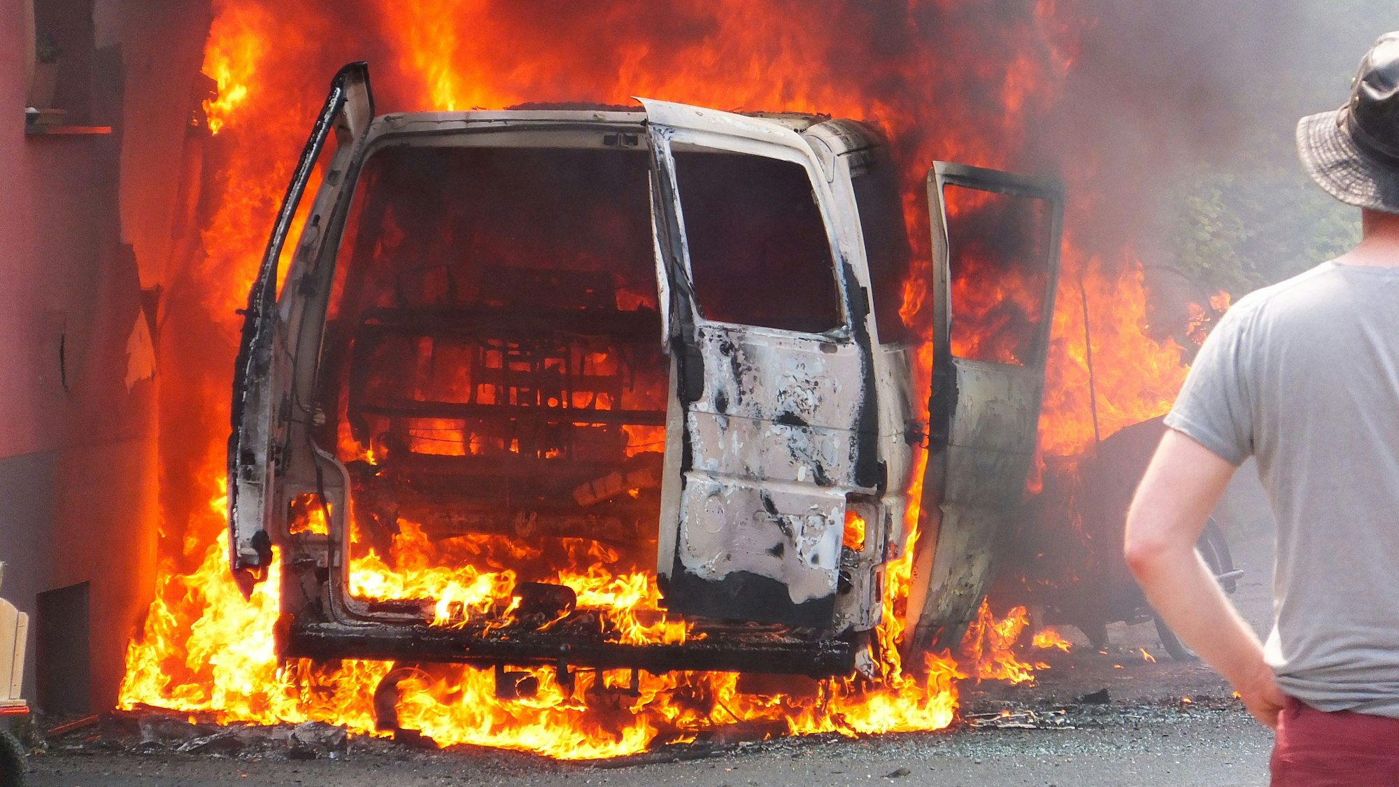 Am Samstagmittag ist in Köln-Weiß ein Feuer ausgebrochen.