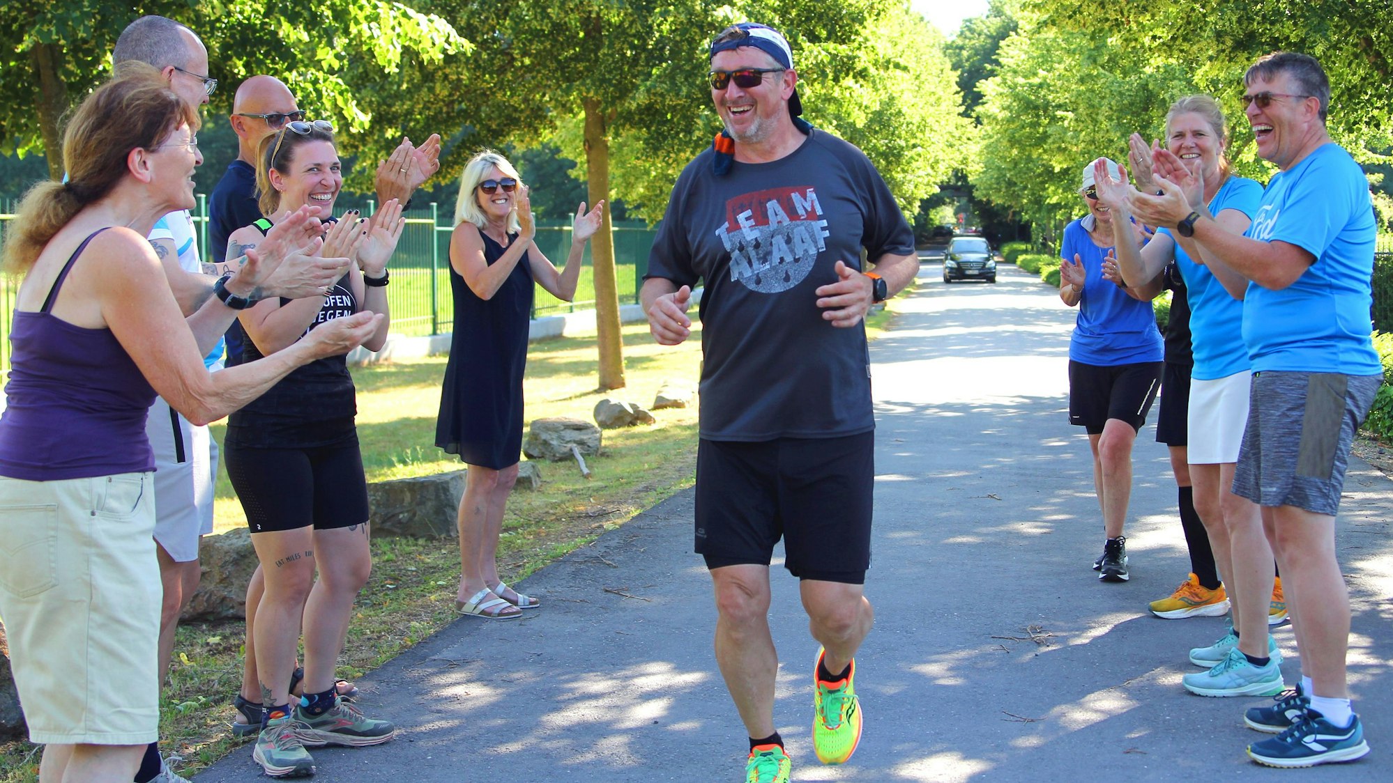 Das Bild zeigt Horst Paesch beim 100-Kilometer-Lauf