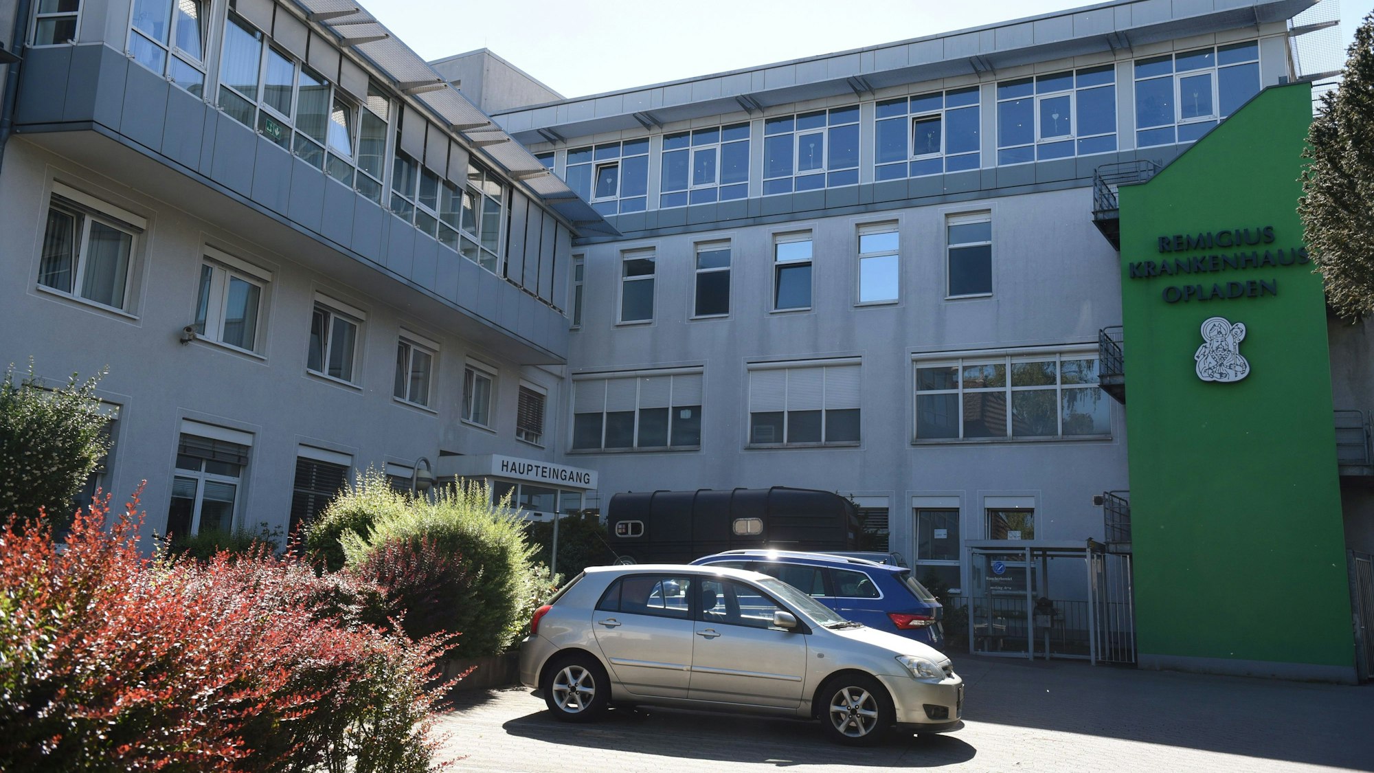 Blick auf das Sankt-Remigius-Krankenhaus in Opladen