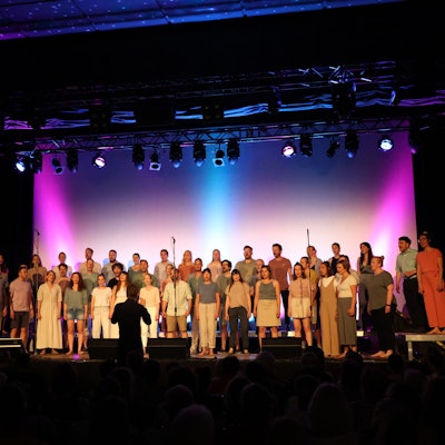 Der Popchor Köln auf der Bühne im Scala in Opladen