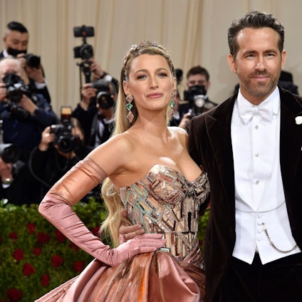 Ryan Reynolds (r.) und seine Ehefrau Blake Lively auf dem roten Teppich.