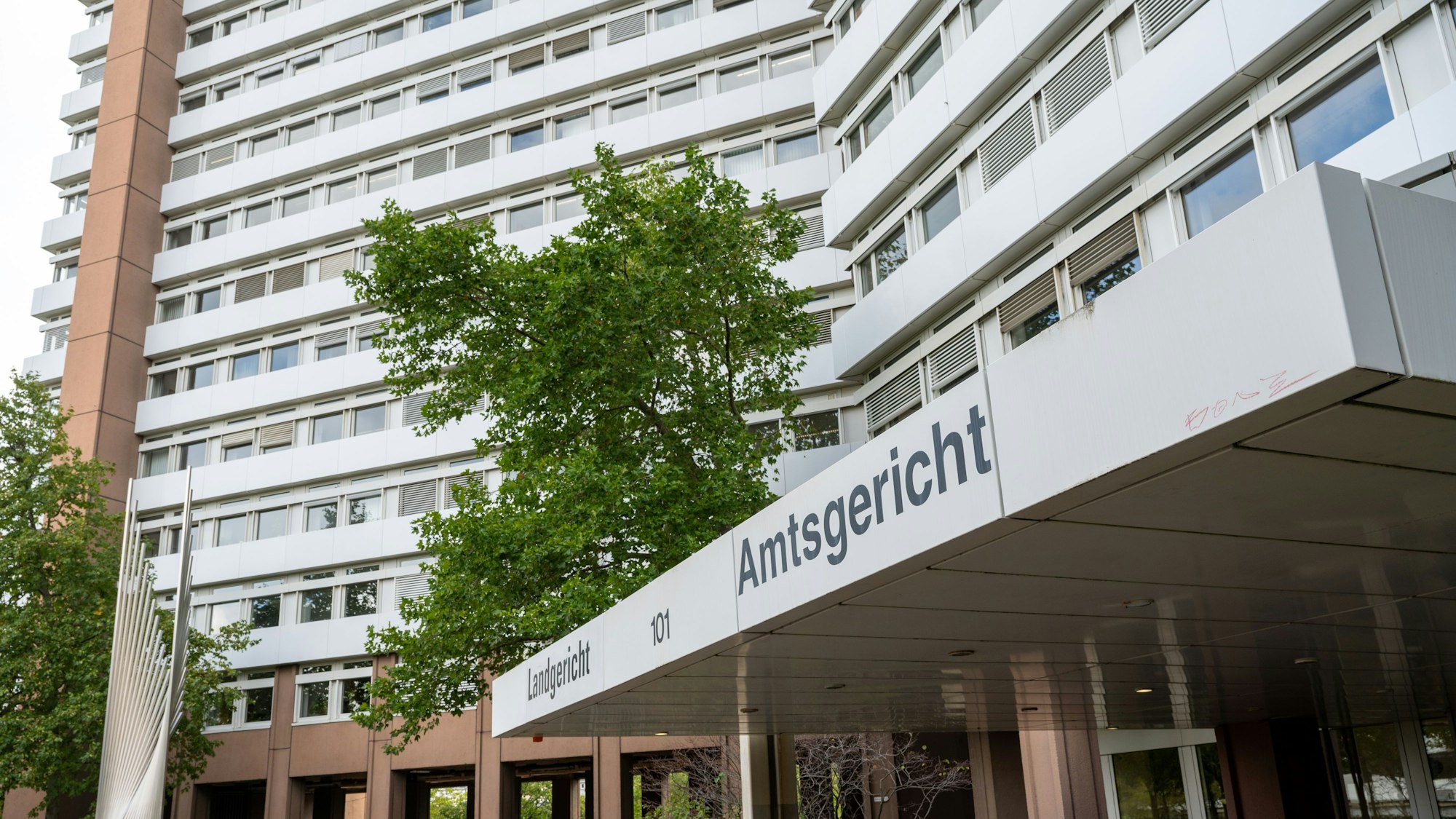 Das Foto zeigt das Amtsgericht Köln.