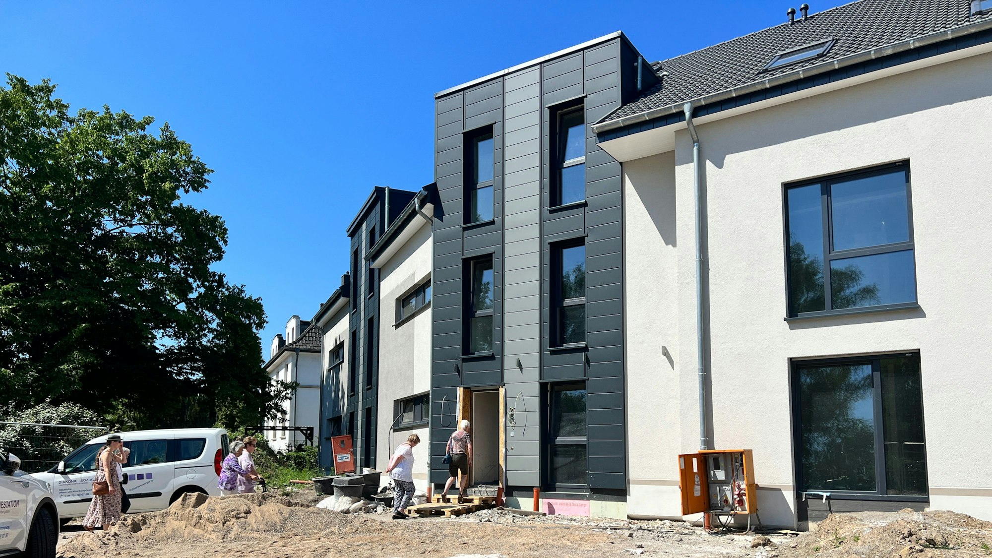 Das noch im Bau befindliche Gebäude von außen.