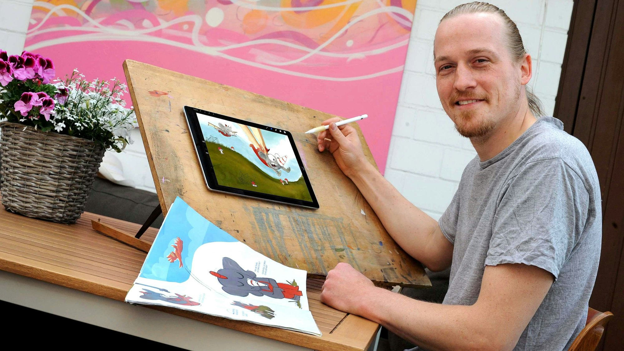 Anatol Schulz mit Zeichnungen