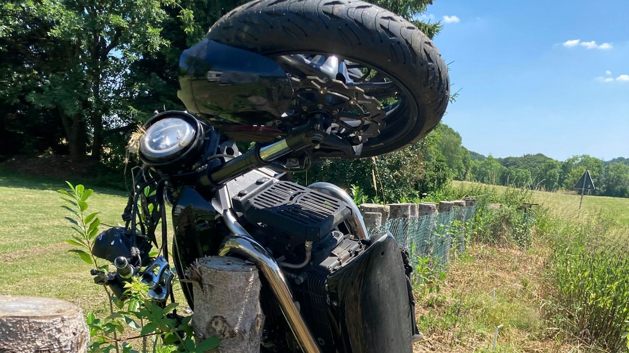 Motorrad nach Verkehrsunfall