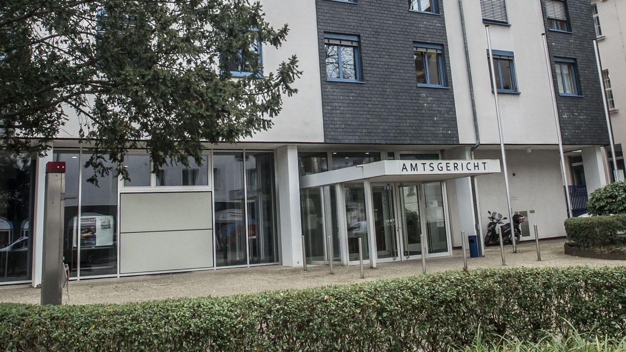 Blick auf den neuen Teil des Amtsgerichts in Opladen