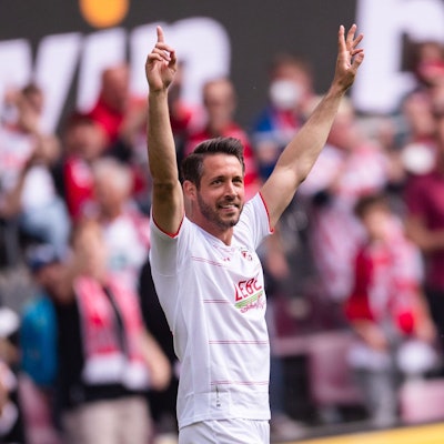 Mark Uth vom 1. FC Köln jubelt im April 2022 über seinen Treffer gegen Arminia Bielelfeld.