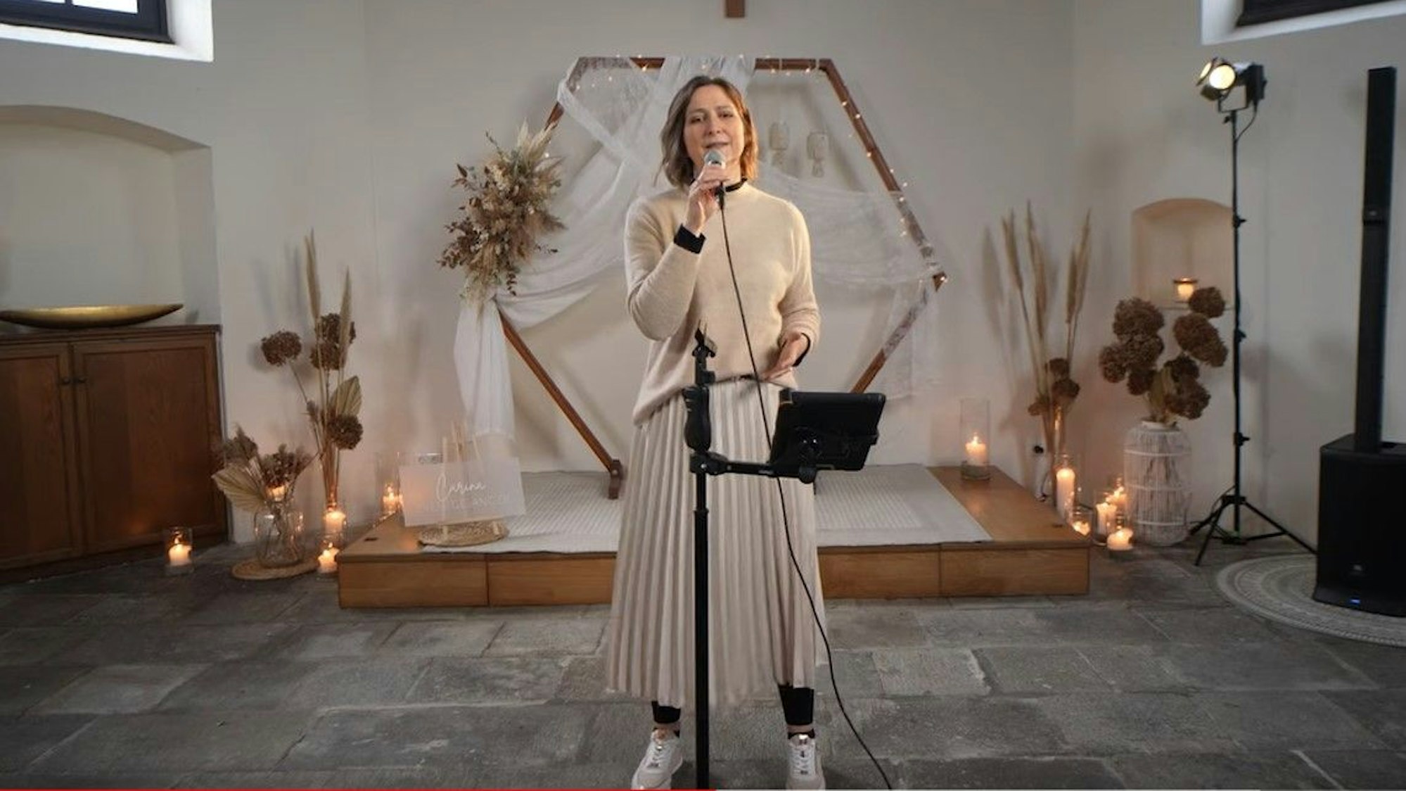 Carina Oestermann singt in der Hochzeitskapelle
