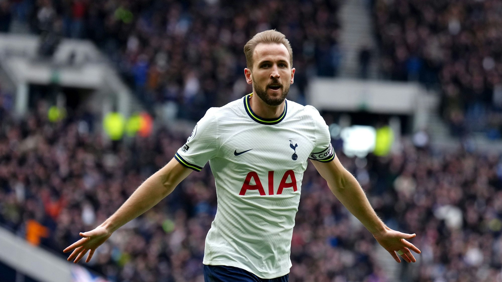 Harry Kane von Tottenham Hotspur feiert den ersten Treffer seiner Mannschaft.
