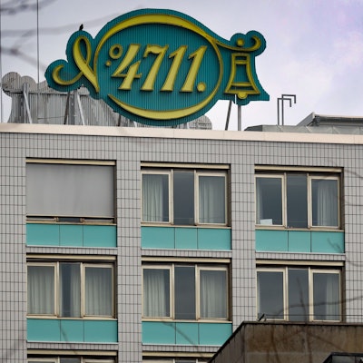 04.11.2021
Köln:
Aktuelle Features aka Schmuckbilder aus dem Veedel Ehrenfeld. Anlass ist der redaktionelle Start unseres Veedelsreporters für diesen Stadtteil.
4711 Haus auf der Venloer Str.
Foto: Martina Goyert