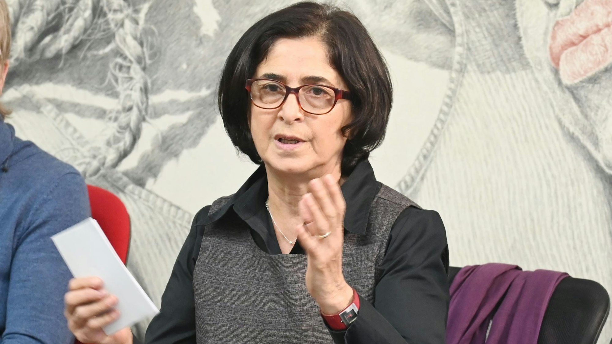 Porträt von Linken-Politikerin Hamide Abayir