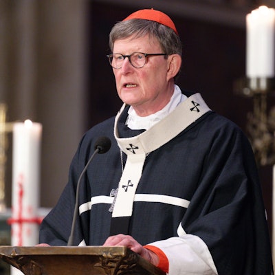 Kardinal Rainer Maria Woelki bei einem Gedenkgottesdienst für den verstorbenen Papst Benedikt XVI. im Kölner Dom. (Archivfoto)