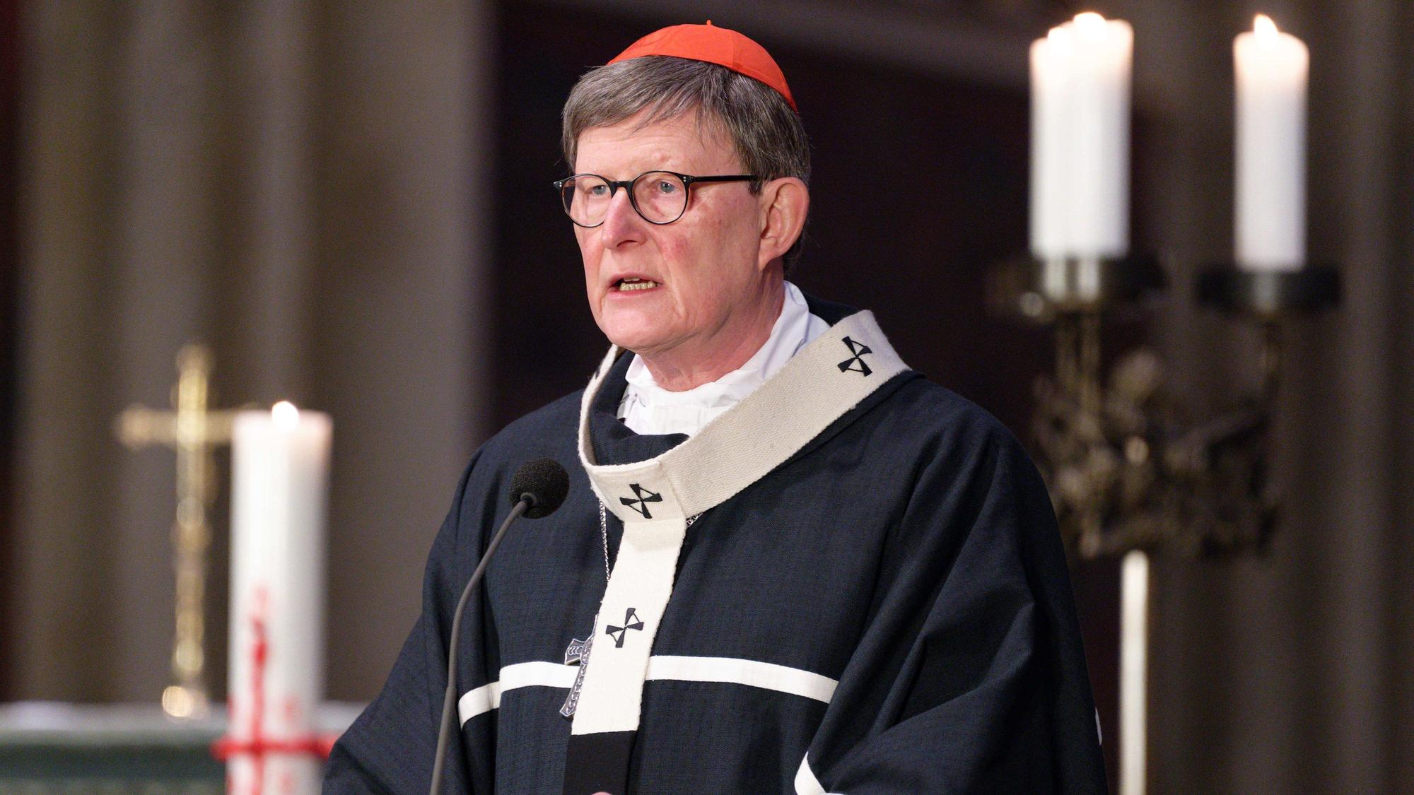 Kardinal Rainer Maria Woelki bei einem Gedenkgottesdienst für den verstorbenen Papst Benedikt XVI. im Kölner Dom. (Archivfoto)