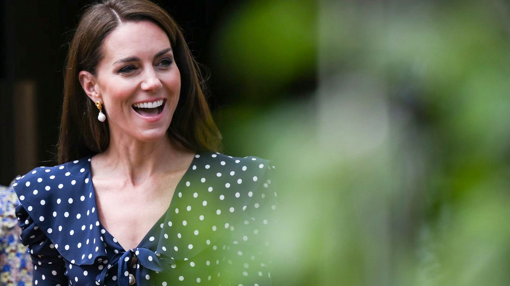 Kate, Prinzessin von Wales, lächelt nach einem Besuch in der Hope Street Wohngemeinschaft zur offiziellen Eröffnung des Pilotprojekts.