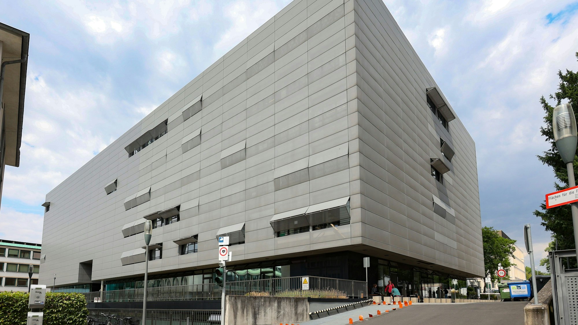 Das Zentrum für Molekulare Medizin (ZMMK) an der Universitätsklinik Köln von außen.