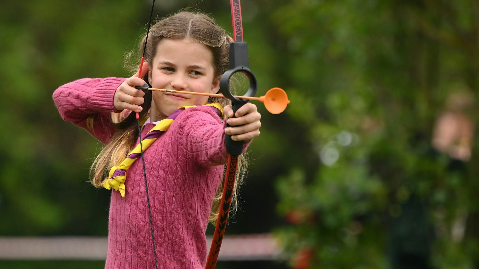 Prinzessin Charlotte versuchte sich bei einem Royal-Termin im Mai 2023 im Bogenschießen.