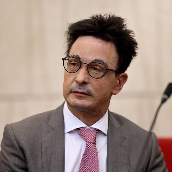 Bernhard Günther, Energiemanager, sitzt im Gerichtssaal des Wuppertaler Landgerichts.