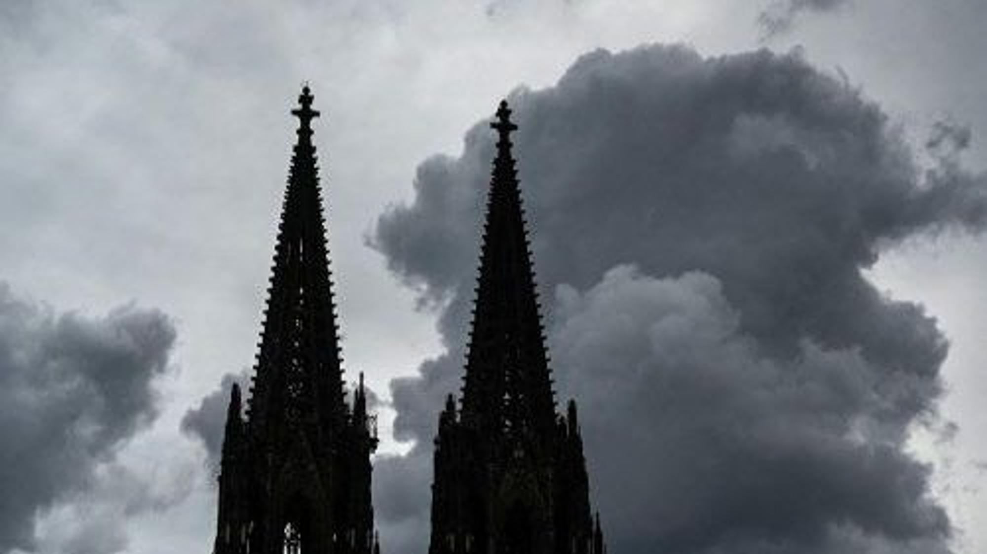 Wolken über den Domspitzen